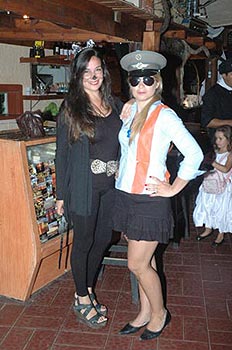 la gatita y cuidadora - la barca 2013